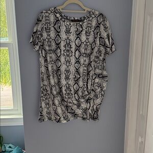 Crazy Train Monochrome Snakeskin Print Blouse M NWT